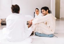 from-mosque-to-meeting:-how-to-style-a-thobe-for-work,-prayer,-and-everything-in-between
