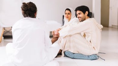 from-mosque-to-meeting:-how-to-style-a-thobe-for-work,-prayer,-and-everything-in-between